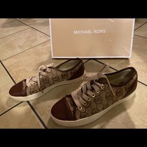 Michael Kors Tan logo Sneakers